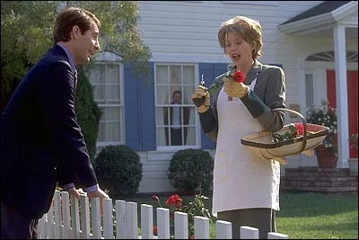 Annette Bening s'occupe très nerveusement de ses fleurs, tout comme elle s'occupe nerveusement de son ménage, la faute à la frustration... Quel est ce film ?