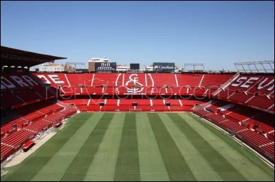 Quelle équipe joue au Ramon Sanchez Pizjuan ?