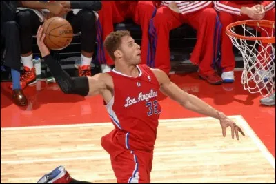 Lors de l'édition de 2011, Blake Griffin a sauté au-dessus :