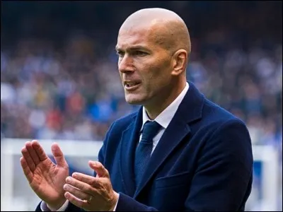 Quel est le nom du joueur à qui Zinedine Zidane a mis un coup de tête ?