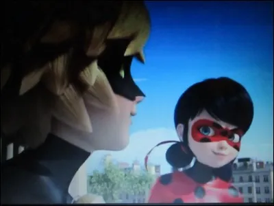 Qu'a dit Ladybug à Chat Noir après avoir prononcé ces paroles : "À deux, on est toujours plus forts" ?