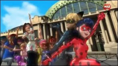 Finalement, dans le clip, on peut voir...