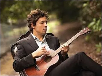 Jason Mraz qui a sorti ''I'm Yours'' est né dans la capitale de la Virginie. Quel est son nom ?