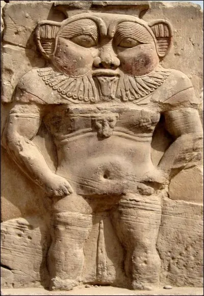 Malgré son aspect physique, probablement à cause de sa jovialité, ce dieu du foyer fut populaire au Nouvel Empire. Grâce à son aspect physique répugnant, il éloigne les mauvais esprits, protège les femmes enceintes, éloigne serpents et scorpions.
Son épouse est un serpent surnommé Beset.