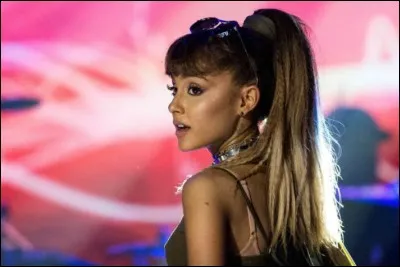 Lors du Dangerous Woman Tour en 2016/2017, quelle &eacute;tait la chanson d'ouverture du concert ?