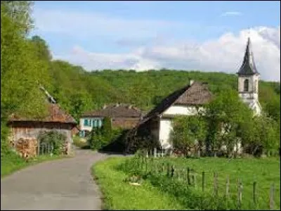 Nous partons en Bourgogne-Franche-Comté, à Courcelles. Commune à la frontière suisse, elle se situe dans le département ...