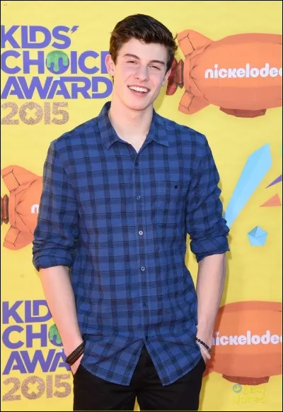 Par quel réseau social a-t-il été connu ?