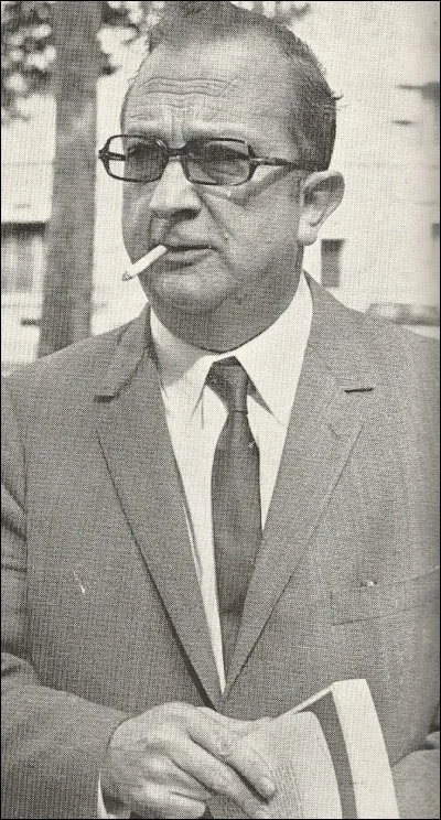 Qui est cet homme, directeur de l'information ?