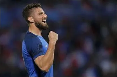 Quel attaquant de Chelsea FC est né à Chambéry le 30 septembre 1986 ?