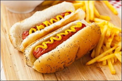 Pourquoi appelle-t-on "hot-dog" ce fameux sandwich d'origine américaine, fourré d'une saucisse cuite ?