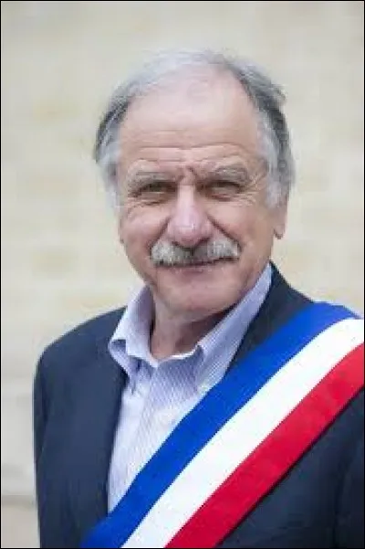 De quelle ville de Gironde Noël Mamère a-t-il été le maire ?