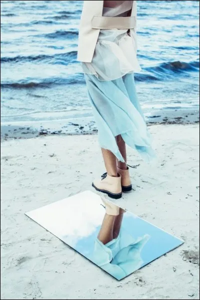 Quel est le nom de la partie m&eacute;tallique d'un miroir, qui permet la r&eacute;flexion ?