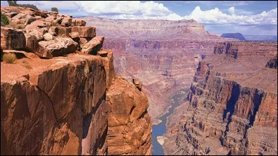 Dans quel Etat se trouve le Grand Canyon du Colorado ?