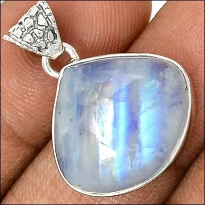 Quel est le nom de cette pierre ?