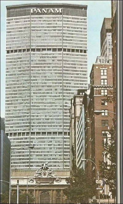 Cet immeuble a été construit par le fondateur du Bauhaus, qui est...