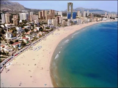 Cette station balnéaire espagnole est Lloret de Mar.