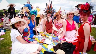 Chaque année, quelle course hippique française sacre la meilleure pouliche de 3 ans à l'hippodrome de Chantilly ?