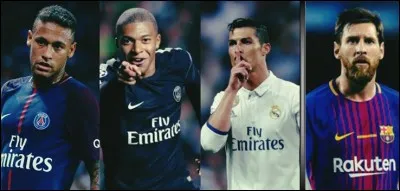 Quel est le joueur qui a débuté sa carrière quand il était jeune ?