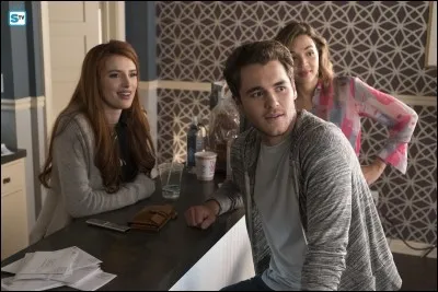 Qui est Joanie pour Paige ?