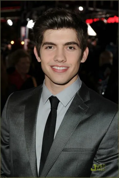 Comment Rainer réagit-il en apprenant l'ancienne relation qu'entretenaient sa mère et Jordan ?