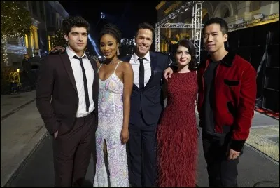 Pablo demande des explications à Tangey à propos des photos et vidéos qu'il a trouvé sur l'Ipad de Jordan. Il lui fait peur donc elle se réfugie et s'enferme dans sa chambre d'hôtel et appelle Jordan en pleurs. Jordan monte jusqu'à la chambre de Tangey. Pablo attend Jordan avec une bouteille à la main, lui ouvre la porte et ils se battent mais Tangey se met entre eux. Quelle est la scène finale ?