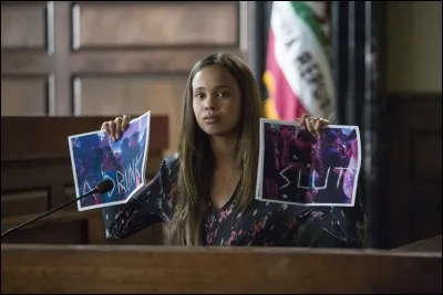 Comment Madame Baker devine-t-elle que Jessica est la fille de la cassette 5-A ?