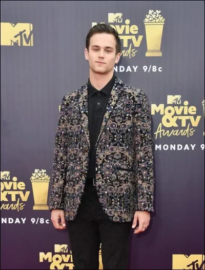 Clay et Tony retrouve Justin, à quoi est-il devenu accro ?