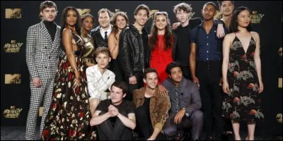 Quelqu'un s'infiltre chez Clay mais Justin était présent. Comment réagissent les parents de Clay en découvrant qu'ils hébergeaient Justin sans le savoir ?