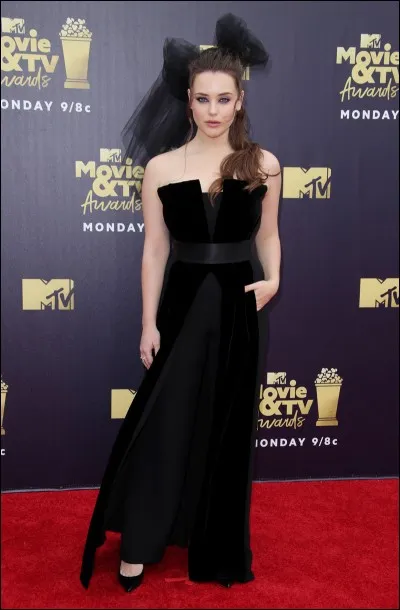 Bryce révèle à sa mère avoir violé Hannah. Clay se rend chez Bryce pour le tuer mais Justin l'en empêche. Qu'est-ce qui l'obsède à ce point ?