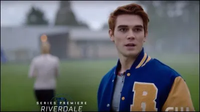 Betty tente de retrouver son frère et au même moment, les élèves de Southside High sont transférés à Riverdale High. Par qui Archie est-il contacté ?