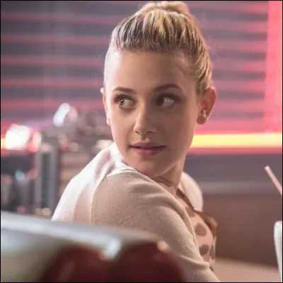 Sur qui Betty découvre-t-elle de sombres secrets ?