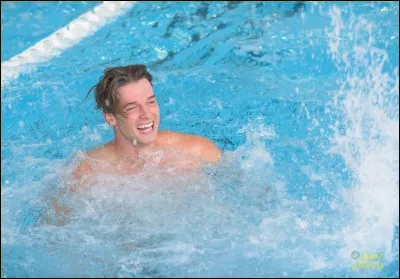 Qu'oublie-t-elle en s'enfuyant ?