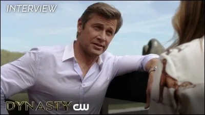 Fallon se rend ensuite compte que son père est un problème pour l'entreprise. Que fait-elle ?