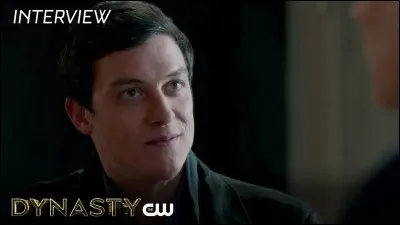 Qui annonce être enceinte de Steven ?