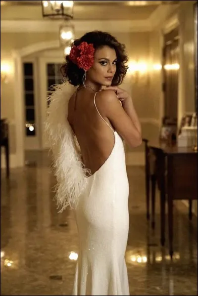 Comment va être la relation entre Fallon et sa belle-mère ?