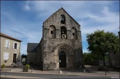 Voici l'église Saint-Blaise de Lavergne. Commune du Lot, dans le parc naturel régional des Causses du Quercy, elle se situe dans l'ancienne région ...