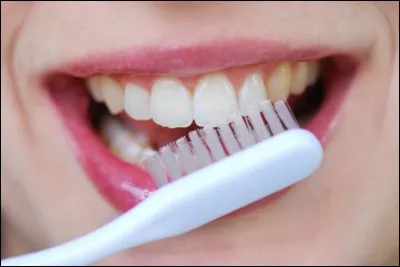 Combien de fois doit-on se laver les dents ?