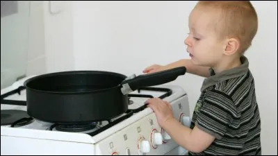 Combien y a-t-il de décès dus à des accidents domestiques par an en France ?