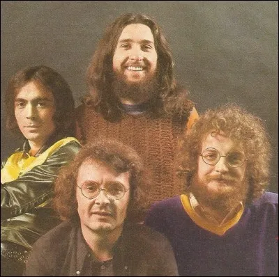 Ces quatre artistes ont décidé de s'appeler...