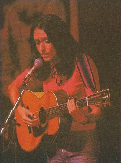 Qui est cette chanteuse qui savait mieux que personne sensibiliser les jeunes à une certaine "prise de conscience" politique ?