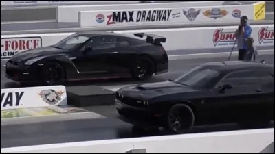 Quelles voitures ont Dominic et Brian à la fin ?