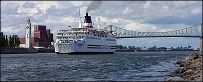 Remontons le fleuve &agrave; partir de Montr&eacute;al pour arriver &agrave; Qu&eacute;bec et ses lumi&egrave;res. Naviguons jusqu'&agrave; Tadoussac puis admirons les c&ocirc;tes gasp&eacute;siennes. Le lendemain, arriv&eacute;e aux &Icirc;les-de-la-Madeleine : moi, bien entendu, je vous propose de les visiter en v&eacute;lo.