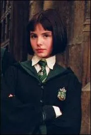 Quelle forme a le visage de Pansy Parkinson ?