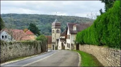 Nous sommes dans le Jura sur la route qui nous mène à Taxenne. Nous nous trouvons en région ...