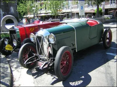 Dans le film "La Beuze", Michael Youn joue le rôle du fils caché de James Brown, comment se prénomme-t-il ?