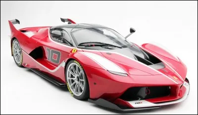 Quelle est la voiture de Tej Parker au début du film ?