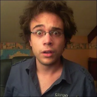 Comment s'appelle la célèbre émission Youtube d'Antoine Daniel ?