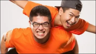 Quel est le lien de parenté entre Kevin et Henry, le duo de la chaîne YouTube, Le Rire Jaune ?