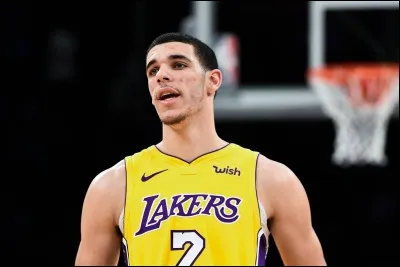 Quel est le nom de ce basketteur ?