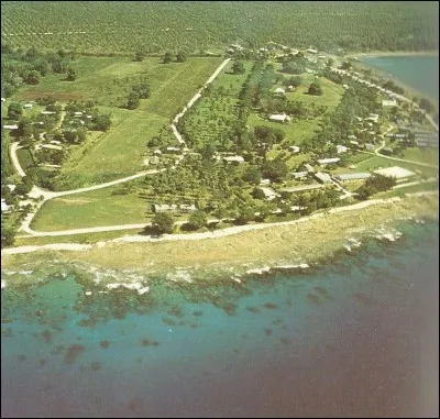 Dans quel archipel est située l'île d'Espiritu Santo ?